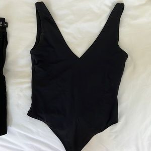 Aritzia babaton v neck bodysuit #aritzia #babaton